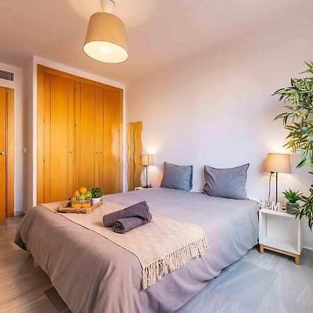 מאלגה Carlos Haya Beautiful Apartment With Parking מראה חיצוני תמונה