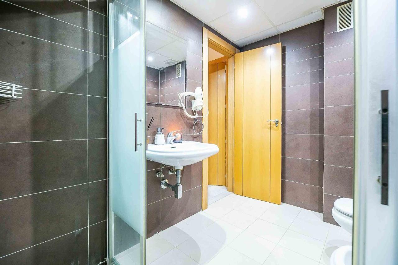 מאלגה Carlos Haya Beautiful Apartment With Parking מראה חיצוני תמונה