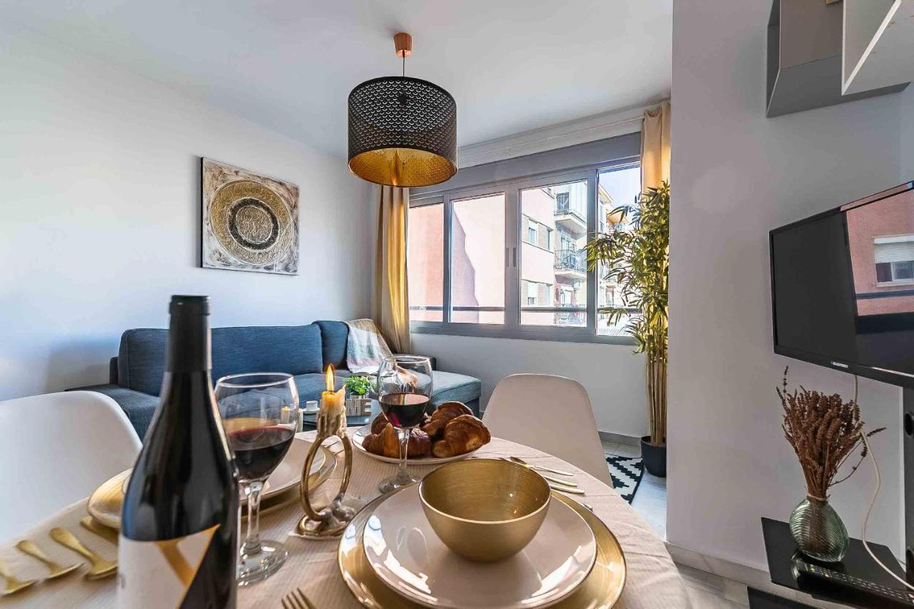 מאלגה Carlos Haya Beautiful Apartment With Parking מראה חיצוני תמונה