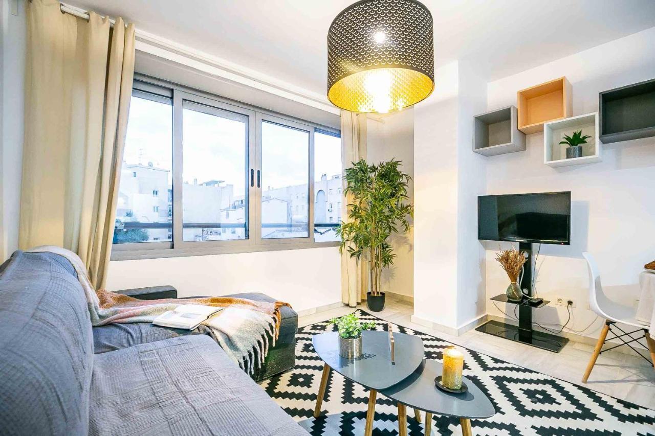 מאלגה Carlos Haya Beautiful Apartment With Parking מראה חיצוני תמונה