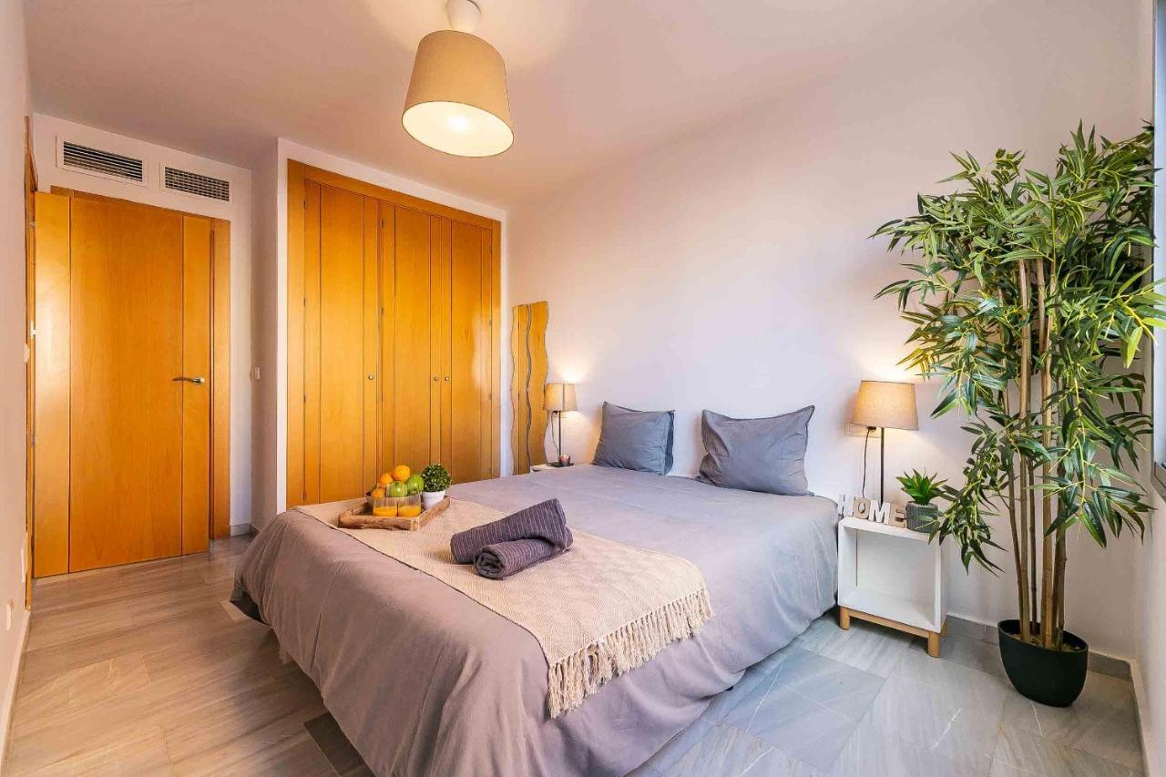 מאלגה Carlos Haya Beautiful Apartment With Parking מראה חיצוני תמונה