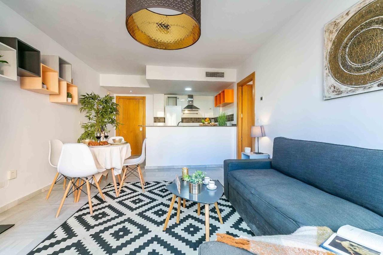 מאלגה Carlos Haya Beautiful Apartment With Parking מראה חיצוני תמונה