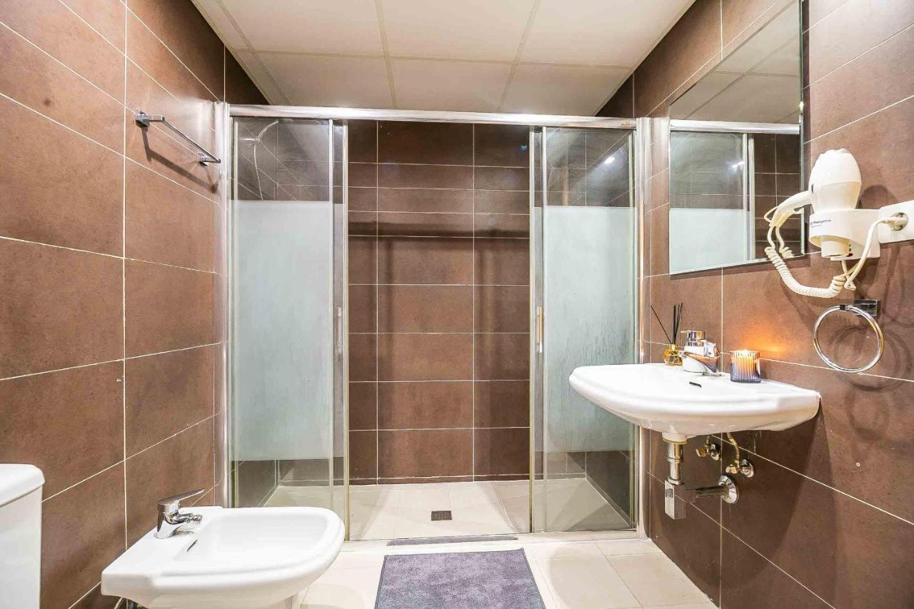 מאלגה Carlos Haya Beautiful Apartment With Parking מראה חיצוני תמונה