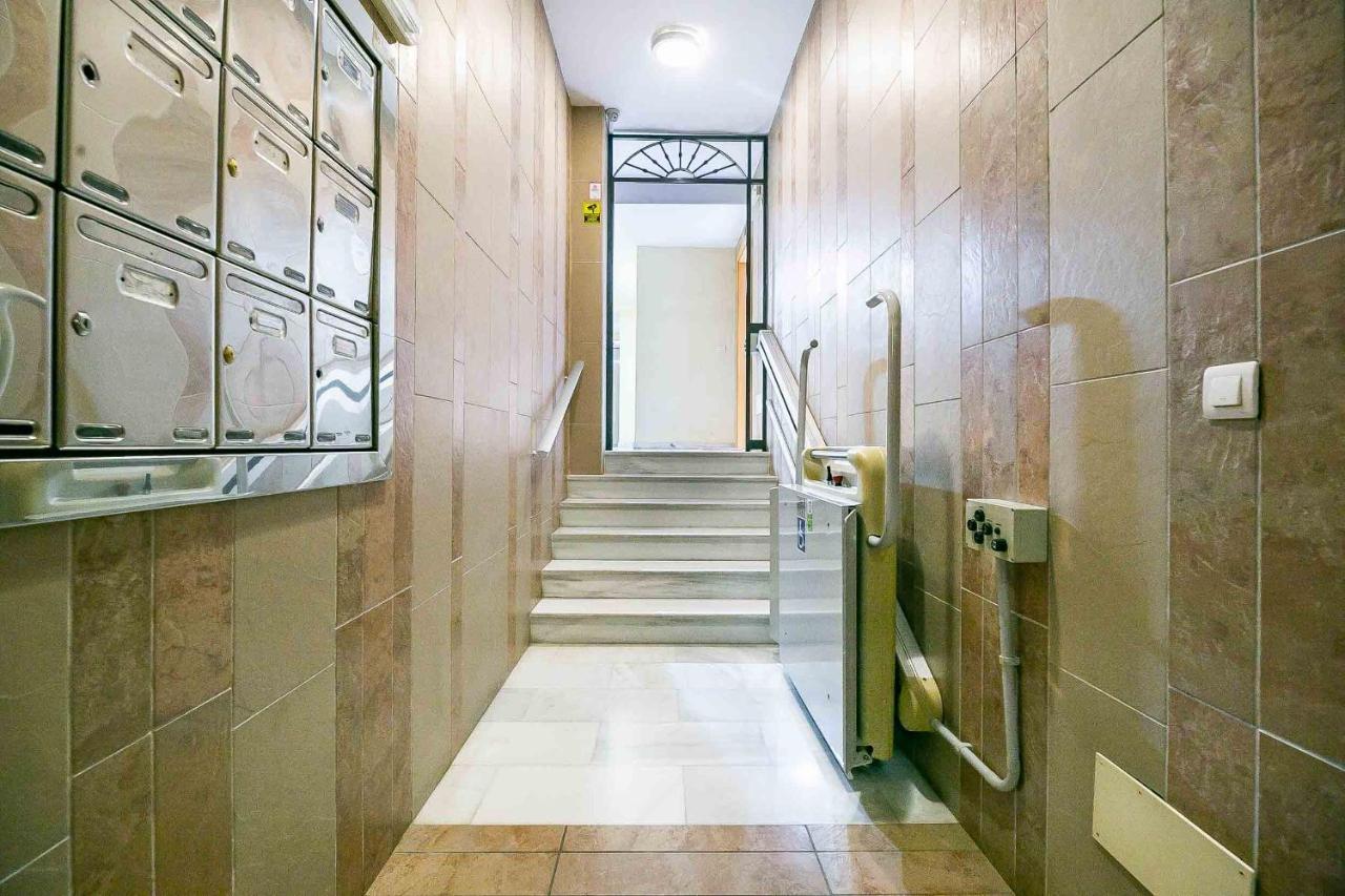 מאלגה Carlos Haya Beautiful Apartment With Parking מראה חיצוני תמונה